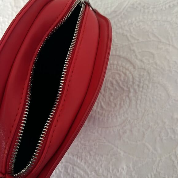 Red and White Mushroom-Shaped shoulder bag - Picture 7 of 11